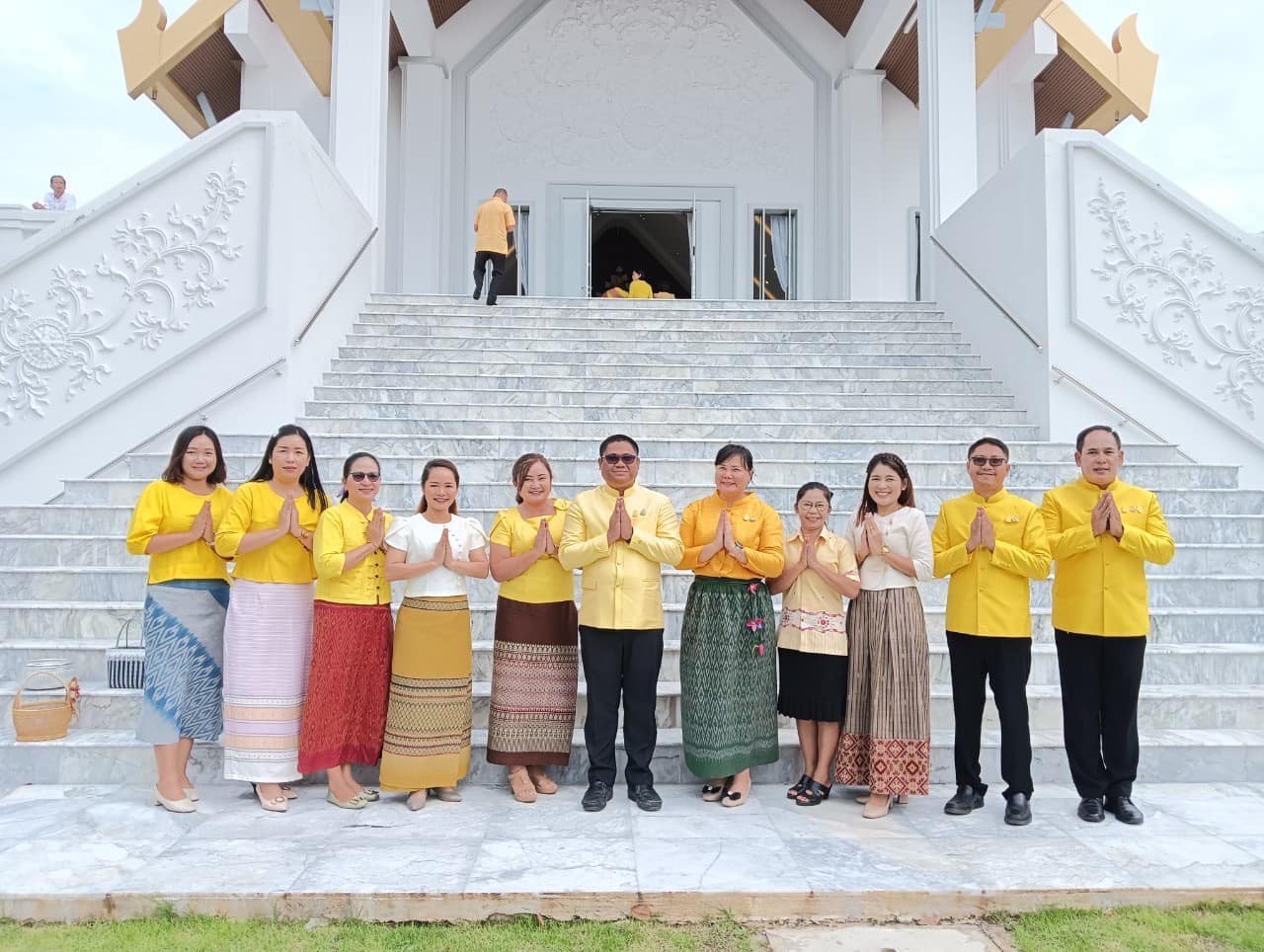 พิธีทำบุญตักบาตรถวายพระราชกุศล พระบาทสมเด็จพระบรมชนกาธิเบศร มหาภูมิพลอดุลยเดชมหาราช บรมนาถบพิตร เนื่องในวันนวมินทรมหาราช