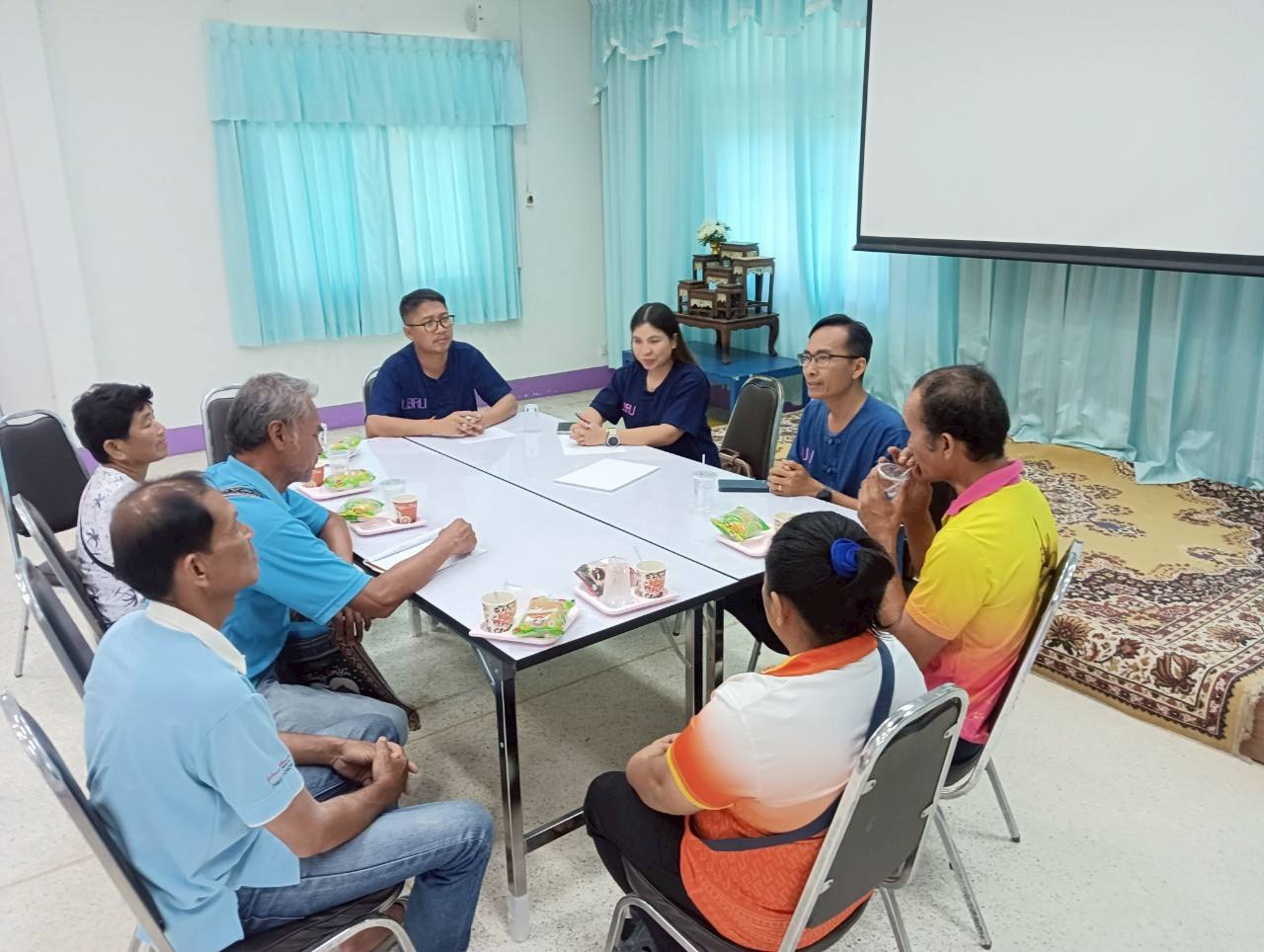 สำนักบริการวิชาการชุมชน มหาวิทยาลัยราชภัฏอุบลราชธานี ร่วมประชุมแลกเปลี่ยนเรียนรู้ร่วมกับกลุ่มเลี้ยงควายใหญ่ตำบลแดงหม้อ เพื่อหาแนวทางสู่การพัฒนาท้องถิ่นอย่างยั่งยืน ภายใต้โครงการส่งเสริมและพัฒนาท้องถิ่น (Flagship Project)